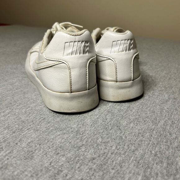 Nike Blazers Low Top size 8.5 - Picture 3 of 4